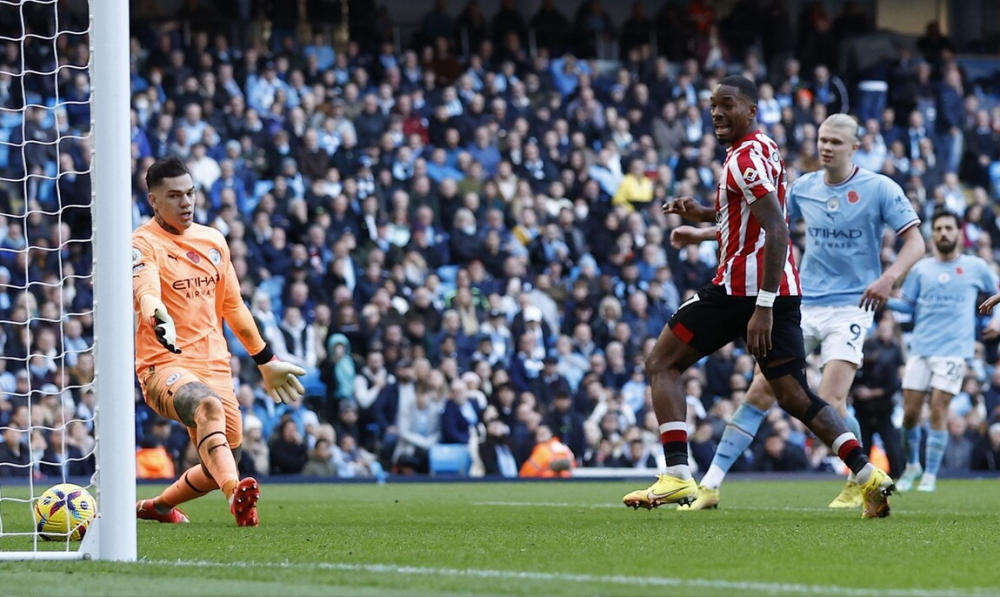  布伦特福德延续主场龙特质,托尼复出即建功